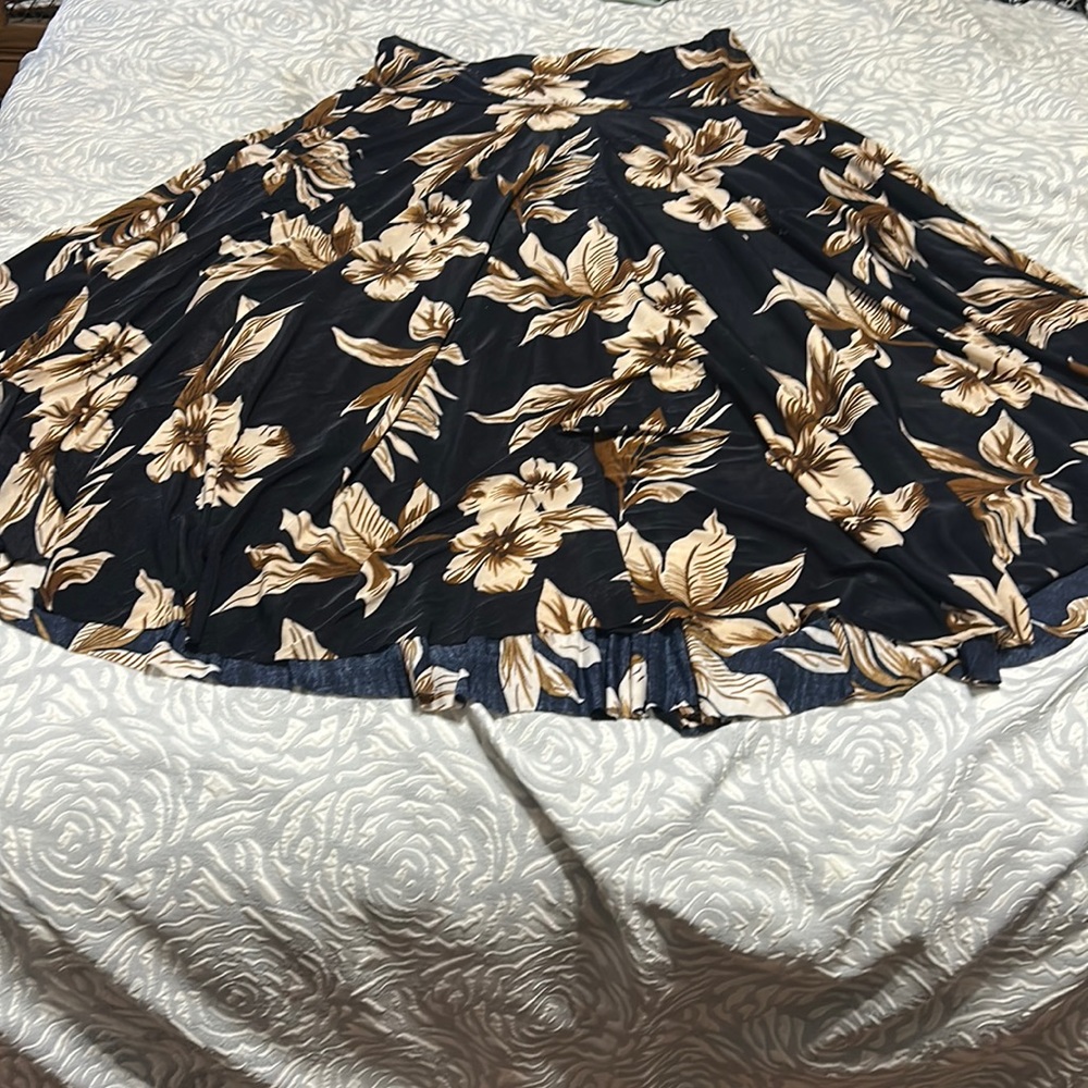 3 skirts 2 mid calf 1 long $5 for all 3